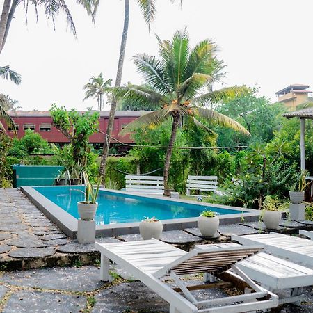 Asanka Surf House & Resturant Bed & Breakfast Midigama Timur Bagian luar foto